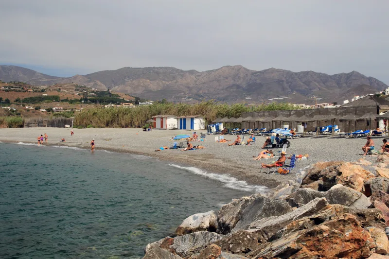 La playa de La Guardia, larga y tranquila